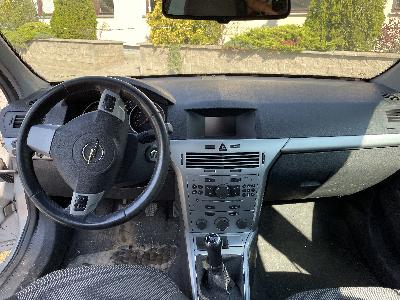 Prodám Opel Astra kombi 1,7CDTi rok 2010