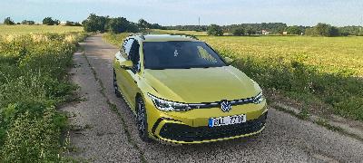 PRODÁM VW GOLF 1,5 e - TSI,DSG,R - Line