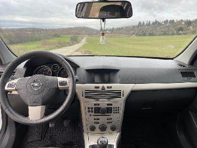 Opel Astra 1,7 CDTi rok 2008