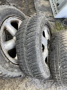 Alu kola R15 na Renault i s pneu
