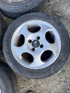 Alu kola R14 na Daihatsu