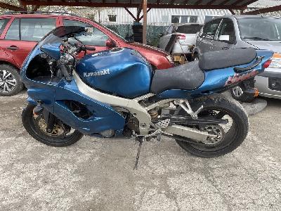 Kawasaki ZX 900 Ninja i s CZ doklady