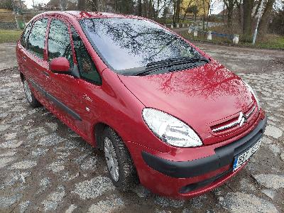 Citroen XSARA Piccaso 2011, červený
