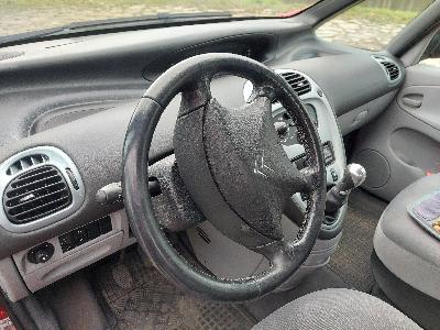 Citroen XSARA Piccaso 2011, červený