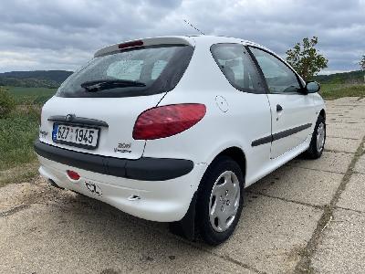 Peugeot 206 1,4i 55kW první majitel koupeno v ČR