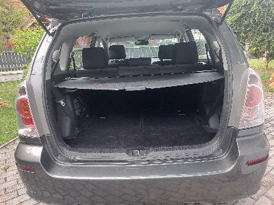 TOYOTA COROLLA VERSO 2007,2,2-4D ŠEDÁ METALÍZA