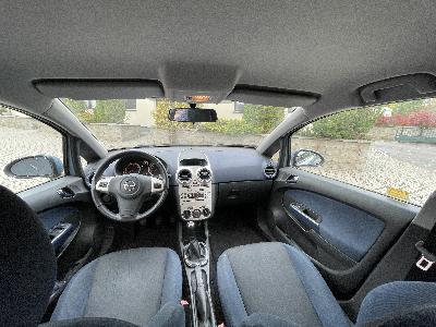 Opel Corsa 1,2i 59kW najeto 90000 km