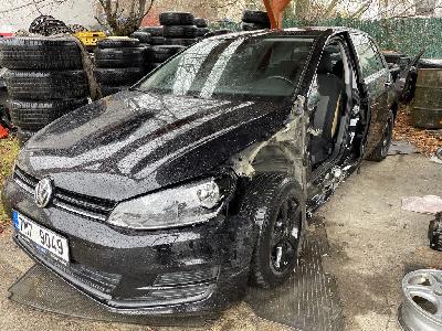 Prodám VW Golf 7 bouraný
