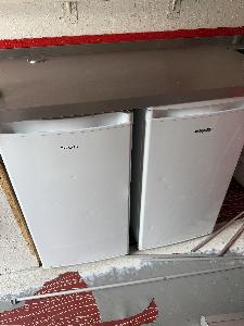 Foodtruck značky Mercedes s kompletním kuchyňským vybavením