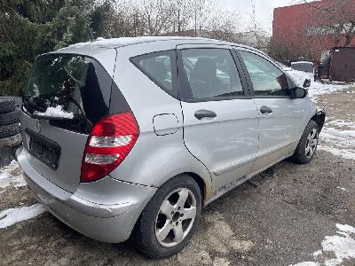 Náhradní díly z Mercedes A150