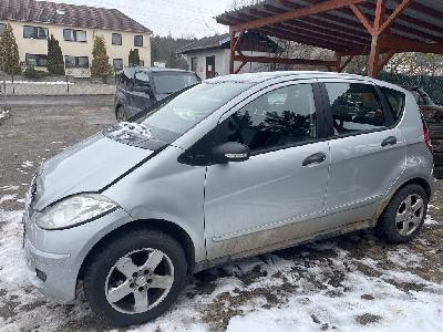Náhradní díly z Mercedes A150