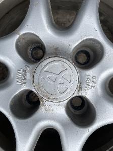 Alu kola i s pneu na Toyota Yaris 175/66 R14 