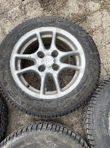 Alu kola i s pneu na Toyota Yaris 175/66 R14, vzorek 7,5mm, zimní vzorek rok 2023