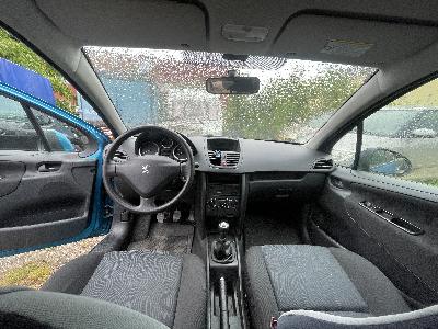 Prodám Peugeot 207 1.4i najeto 77410 km