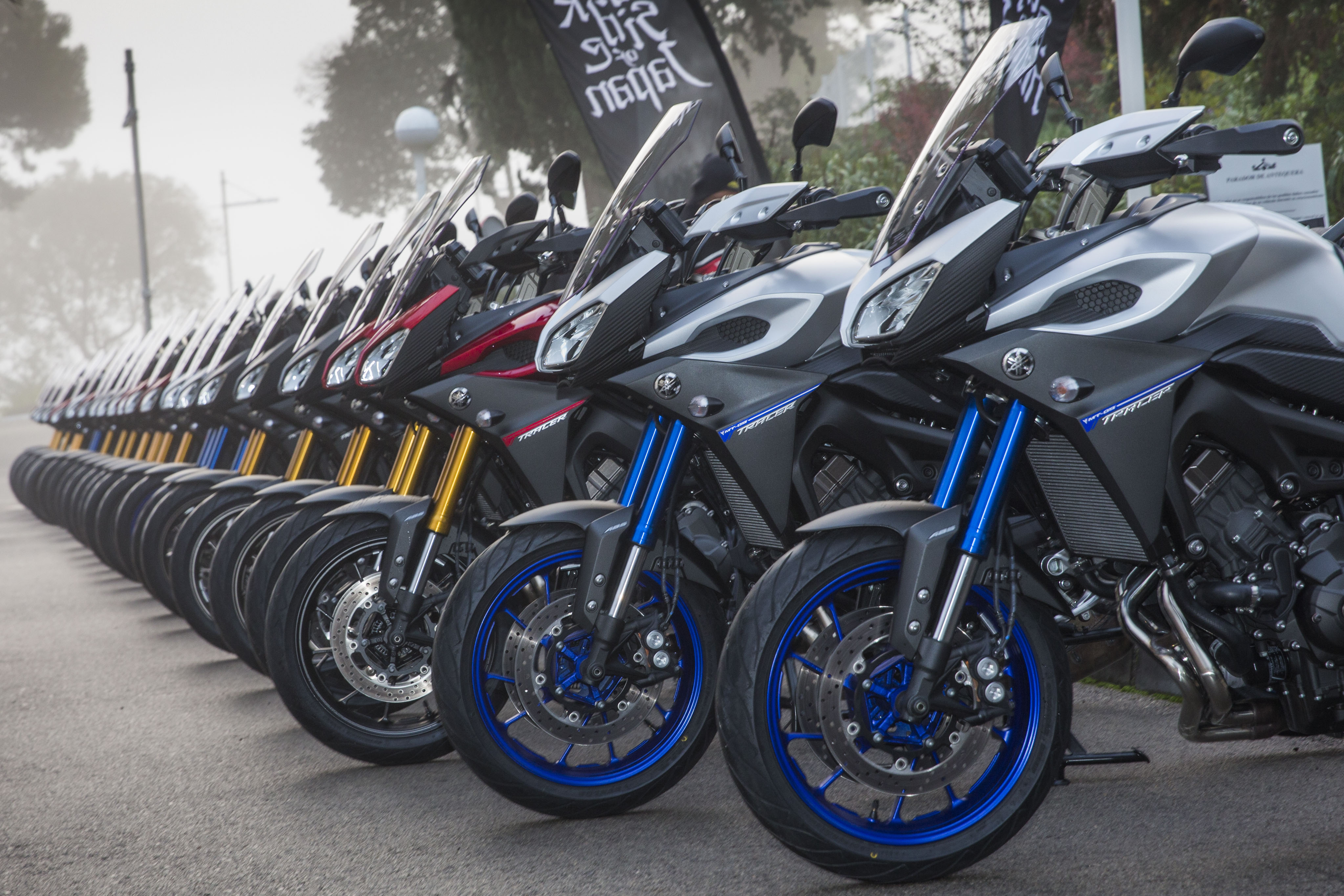 TEST: Touring Dark Side – Yamaha MT-09 Tracer