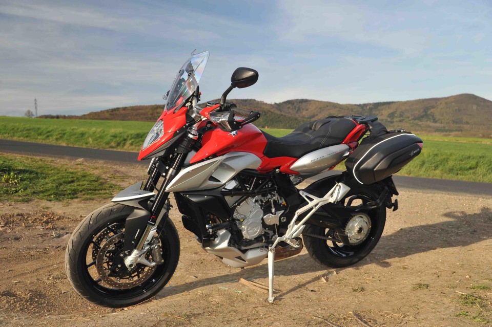 TEST: MV Agusta Stradale 800 EAS ABS TEST: MV Agusta Stradale 800 EAS ABS