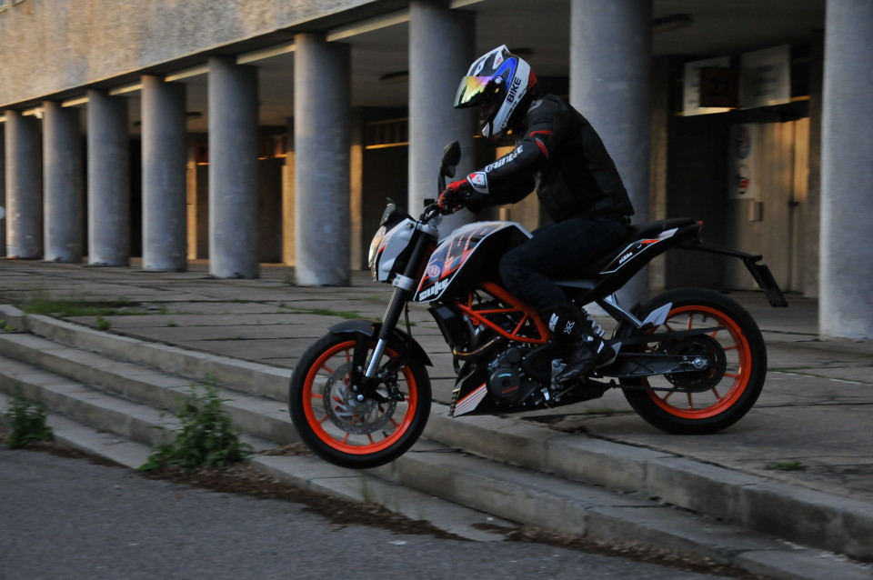 TEST: KTM 390 Duke TEST: KTM 390 Duke