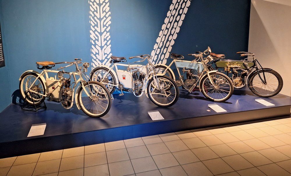 Motocykl v proměnách času
