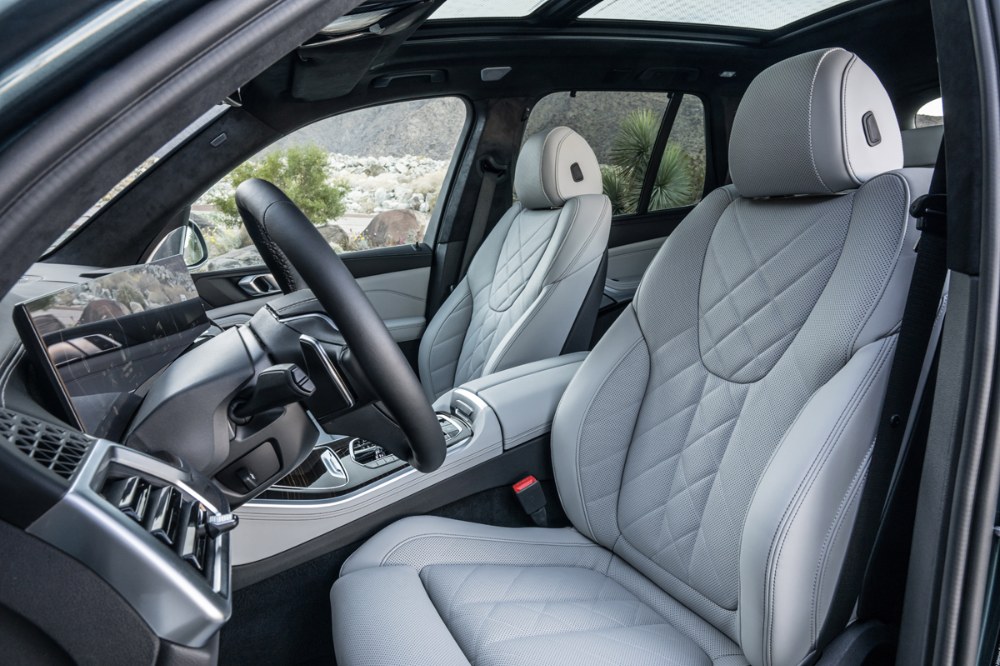 BMW X5 – Pod kůží